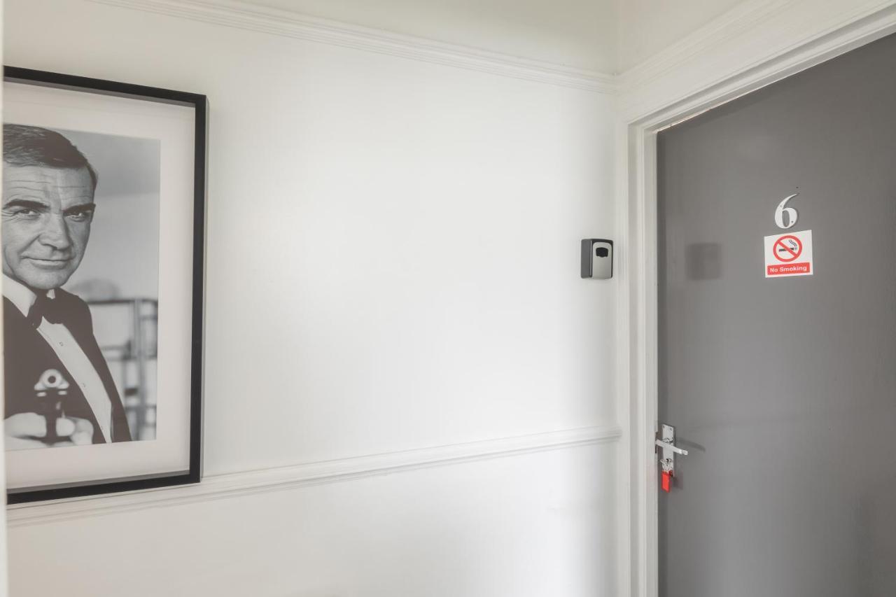 Private Room 6 With Kitchenette By Cb Stays No Minimum Stays CBG Εξωτερικό φωτογραφία